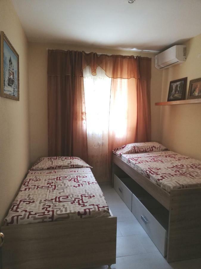 Applaya Apartment *